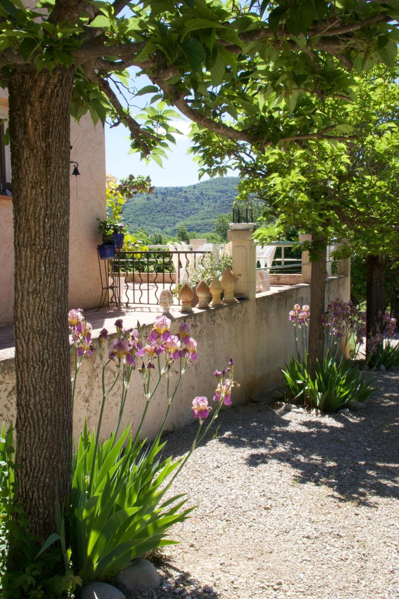 La Bastide Des Roses Bed and Breakfast Saint-Julien-d'Asse Exteriör bild