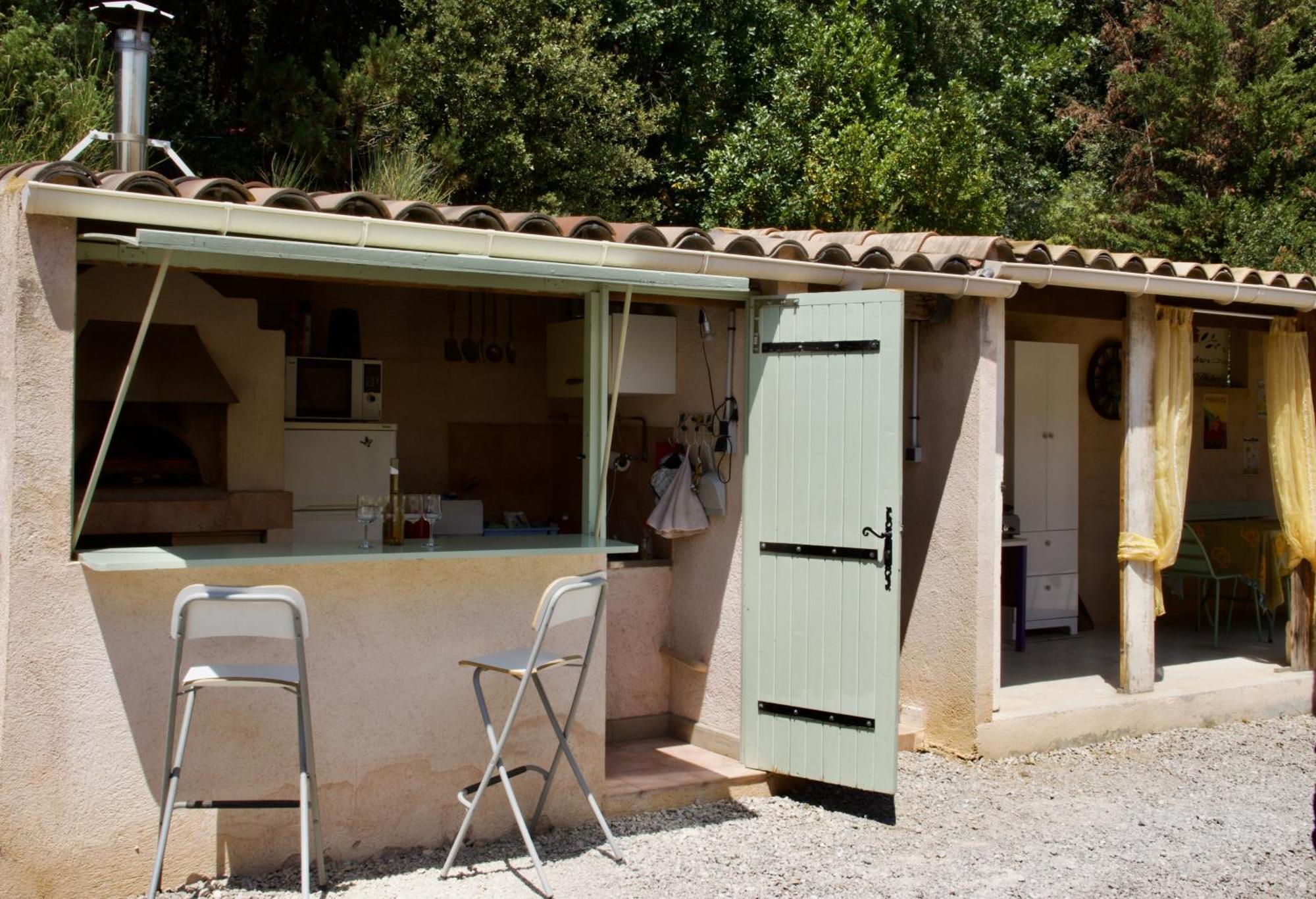 La Bastide Des Roses Bed and Breakfast Saint-Julien-d'Asse Exteriör bild